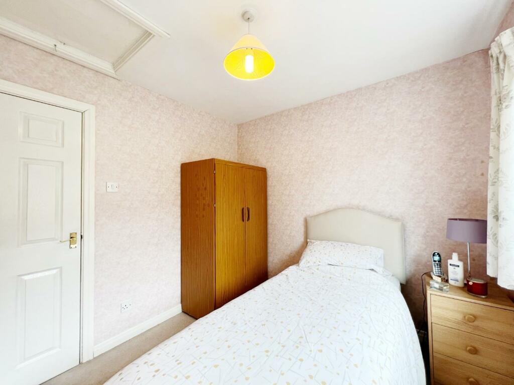 Bedroom 2 pic 2.jpg