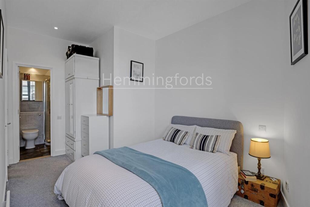 11-753d84168-HMF-JJ-Spectrum House-11-medium.jpg