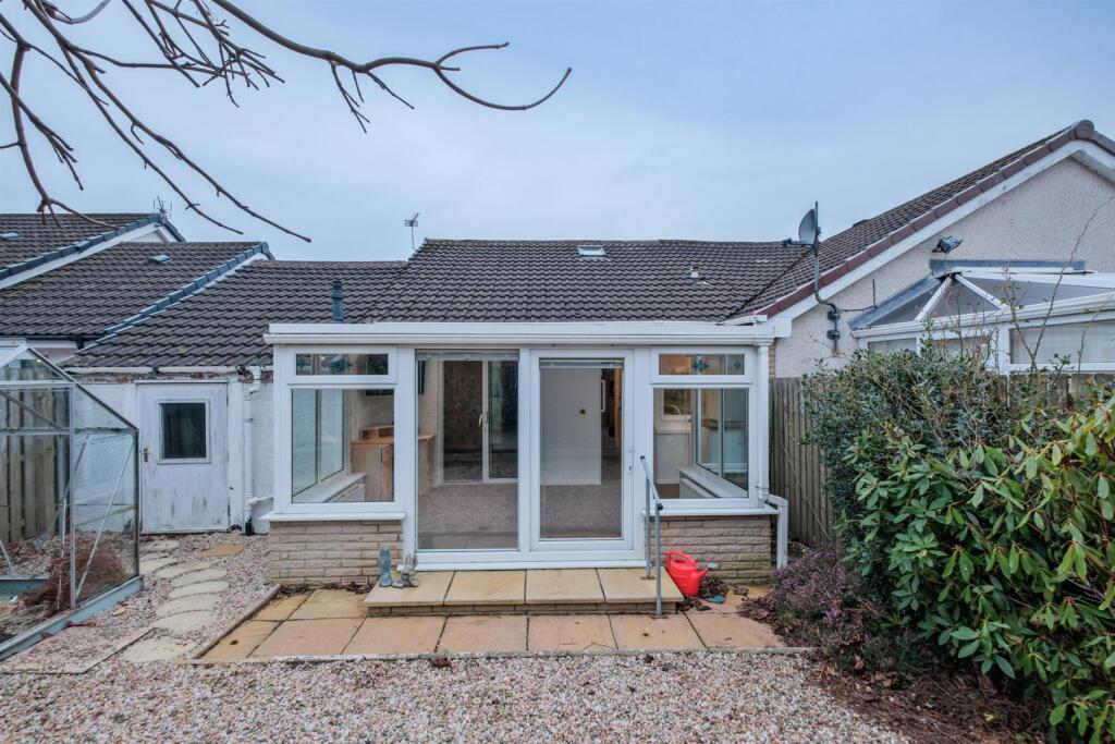 008-3 East Ave, Carluke ML8 5TS.jpg