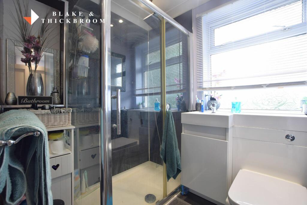 FIRST FLOOR SHOWER ROOM