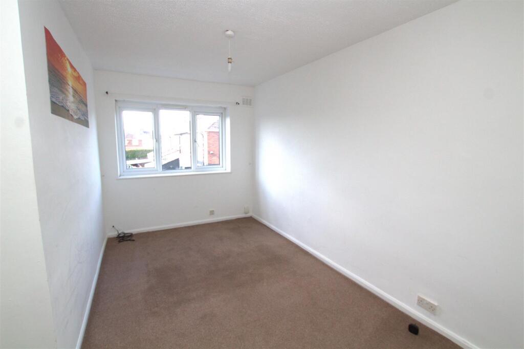 74 Hershall Bedroom 2.jpg