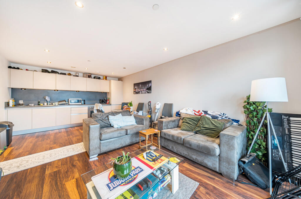 1387281-11-69382e...