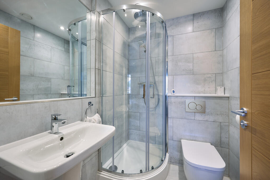 Ensuite Shower Ro...