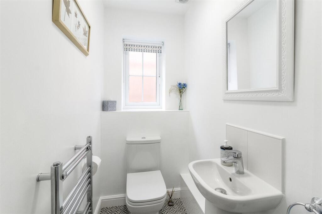 51 Boulters Lane, Wood End