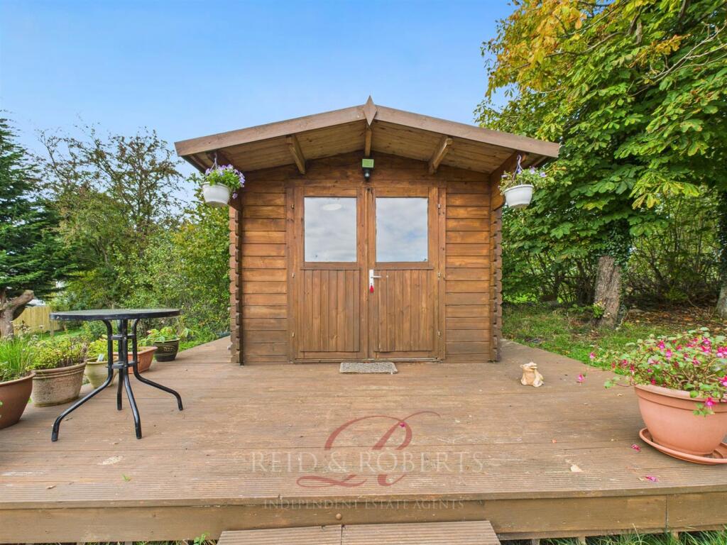 STILL041-SUMMERHOUSE.jpg