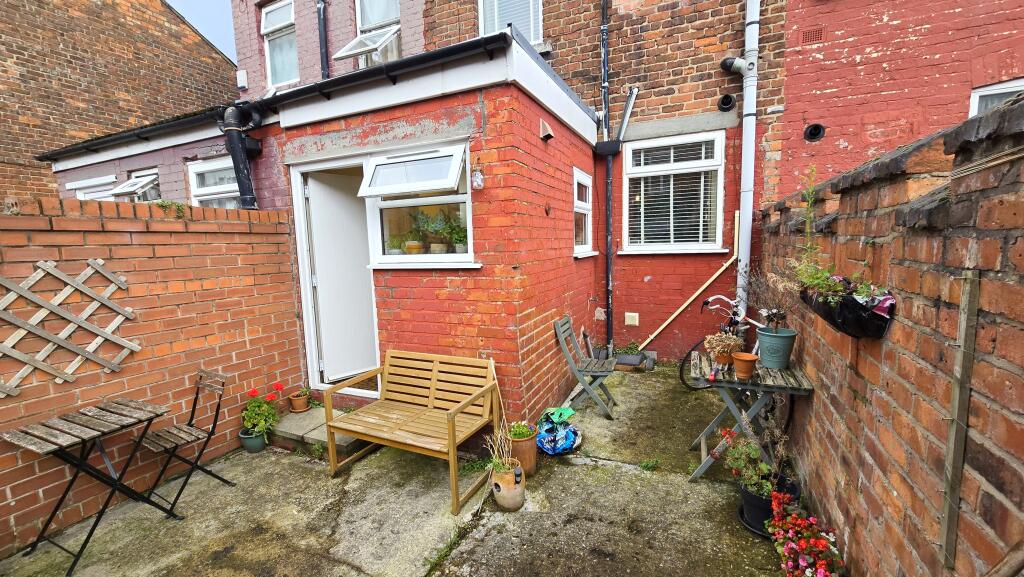 E.jpg