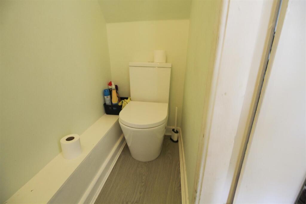 Downstairs toilet.jpg