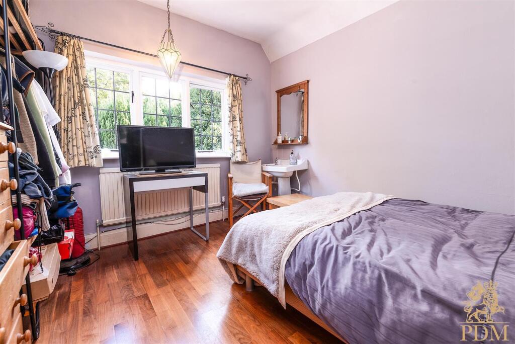 12a Thorncliffe Road (40 of 51).jpg