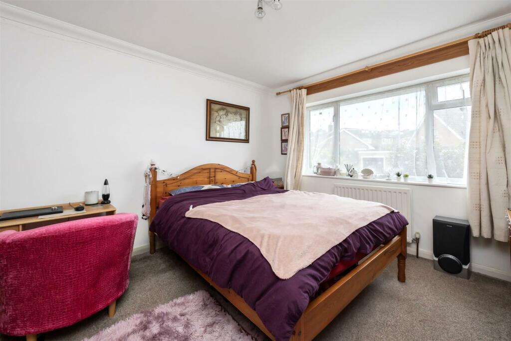 Lynchets Crescent BEDROOM 1.jpeg