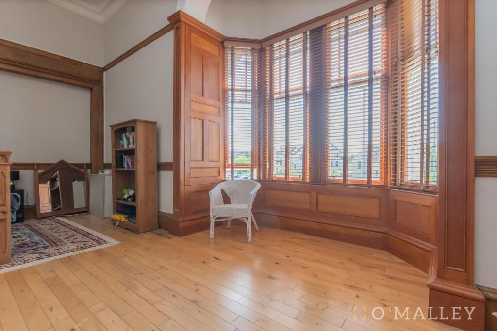 21. Bedroom 1 5.jpg