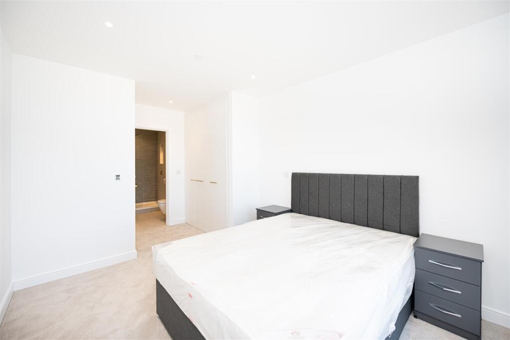 Bedroom .jpg