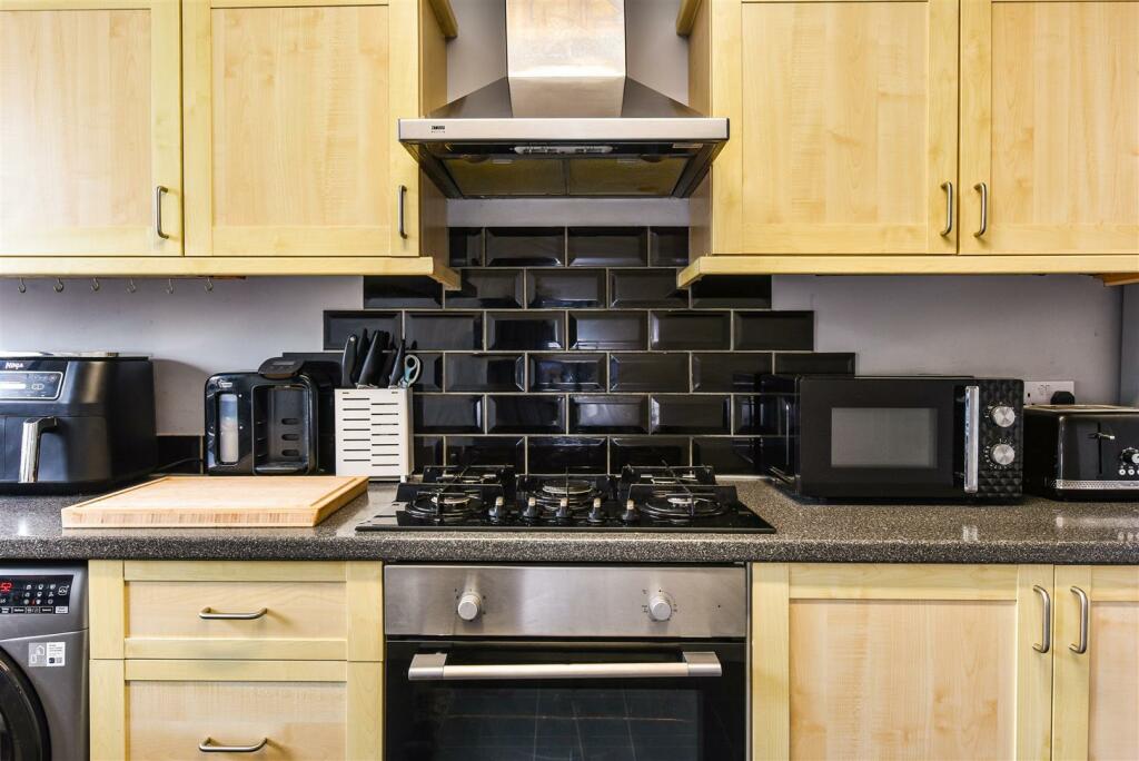 Kitchen Side.jpg