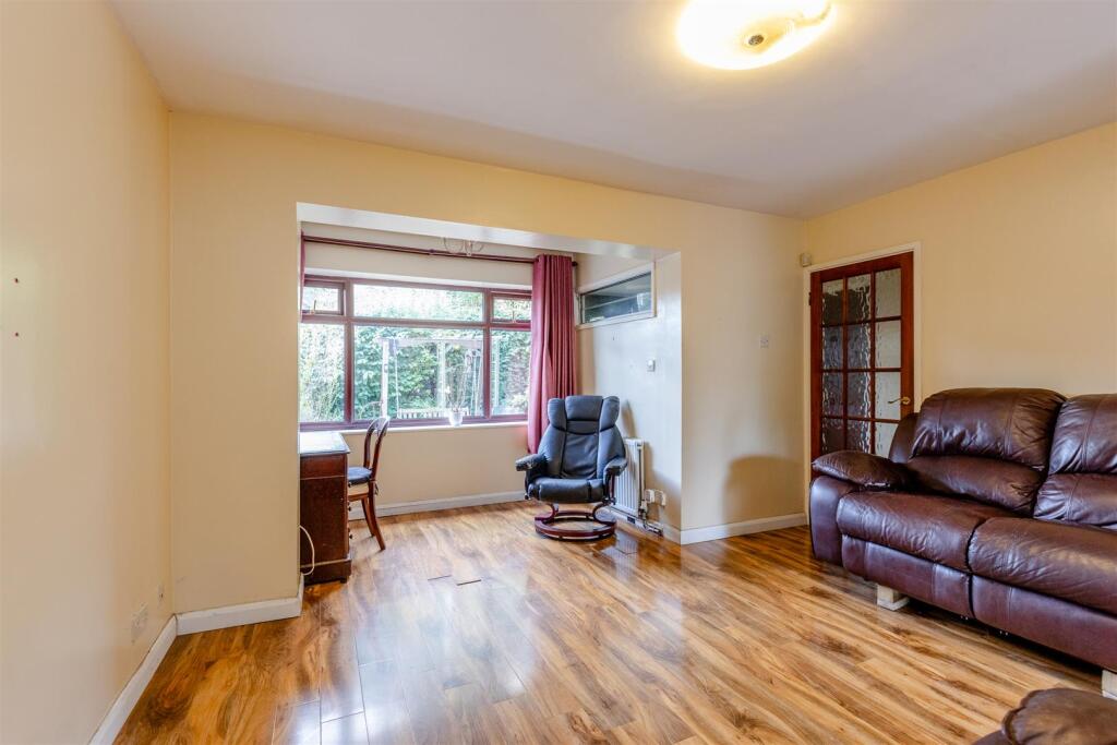 Langfield Close, Henbury Living Room.jpg
