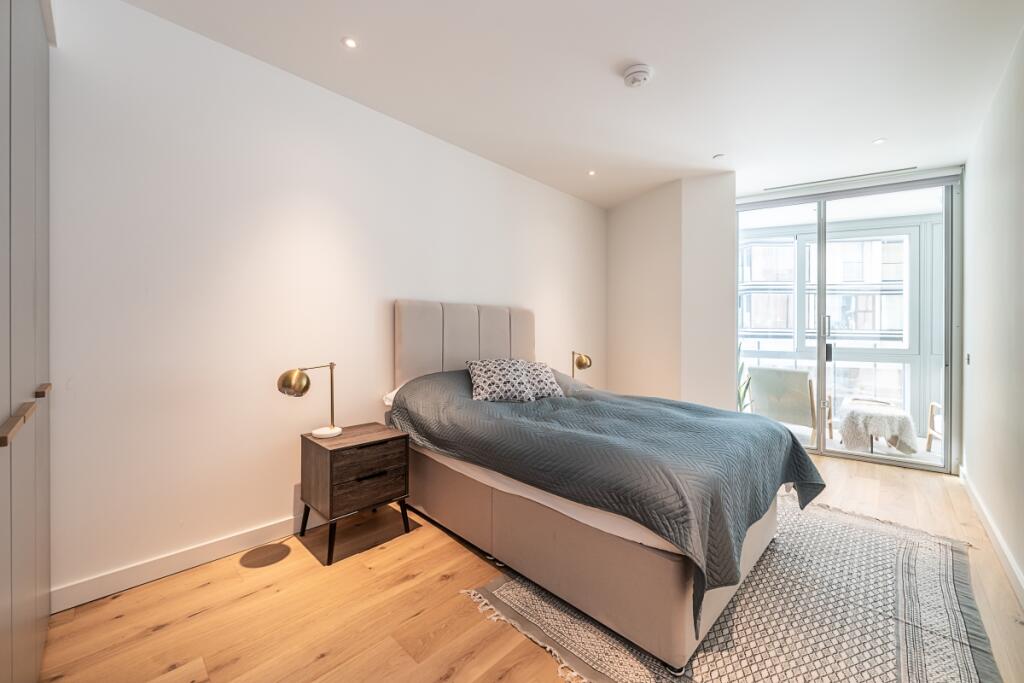 306-Wilshire-House-2