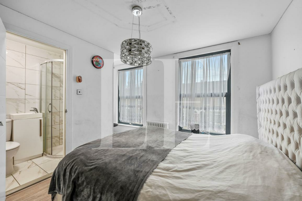 Haselbury Road (12).png