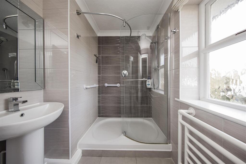 Ensuite with Underfloor Heating