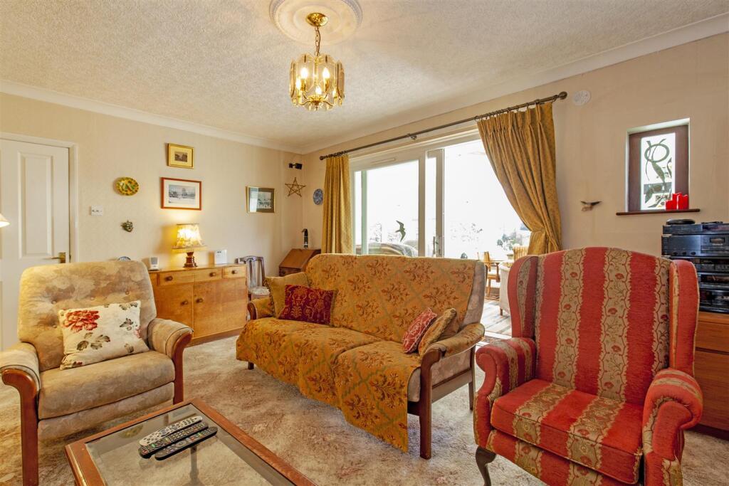 Reception Room-3.jpg