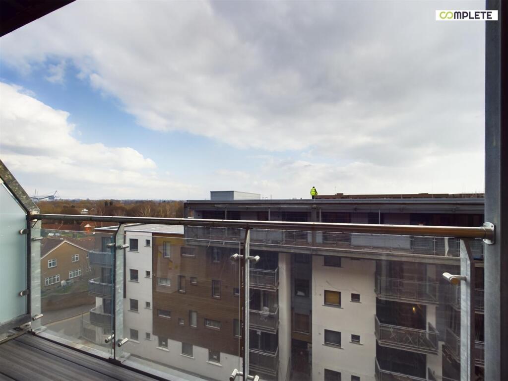 CAM01231G0-PR0046-STILL006