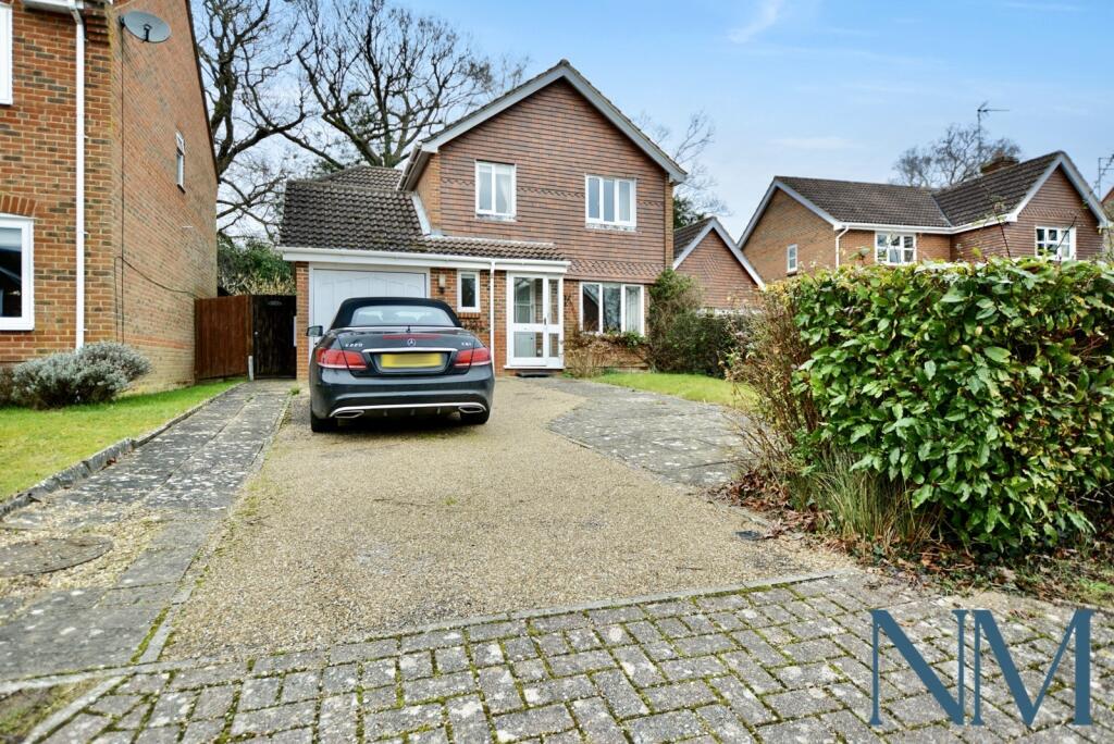 4-Bed Detached House for Sale in Cowfold | New Mo