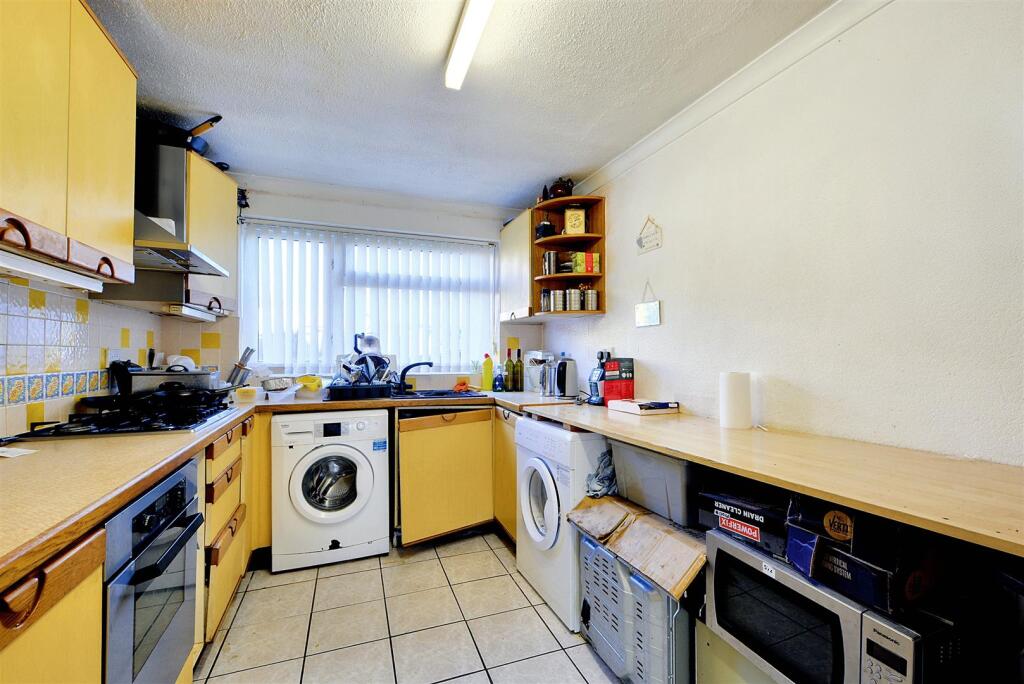Kitchen_2.jpeg