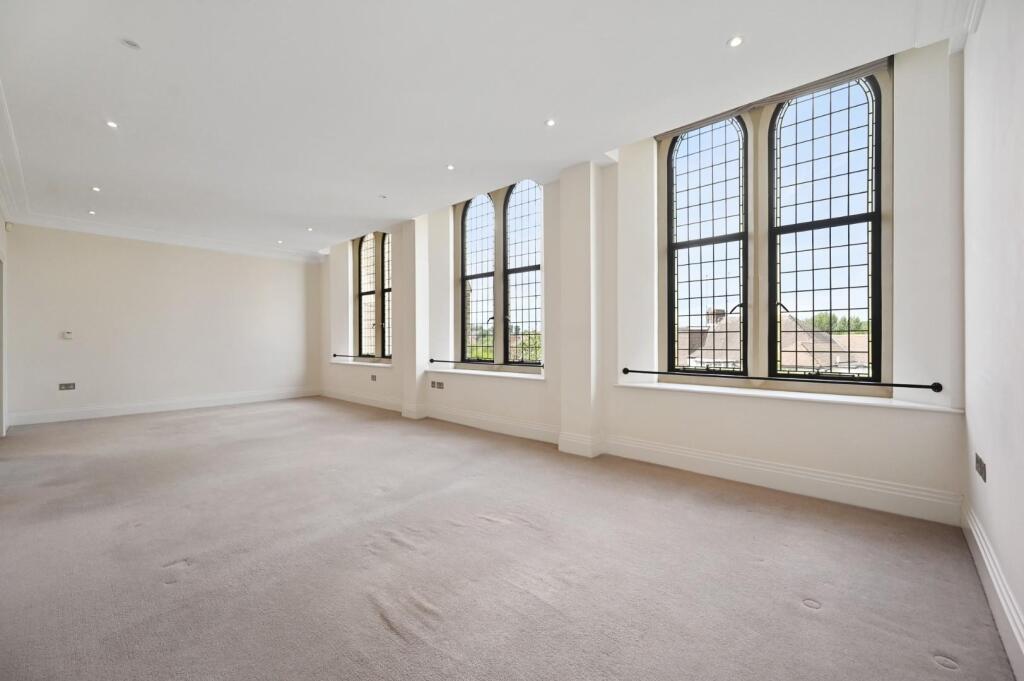 RCTEC- Flat 13 Havana Drive- Reception 3 (1).jpg