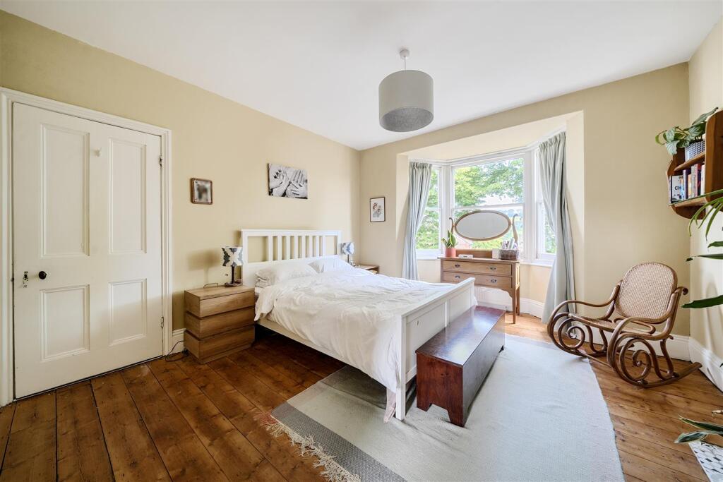 1312081-8-6855ab5c39710-ARW1312081-14-6855ab5c3971