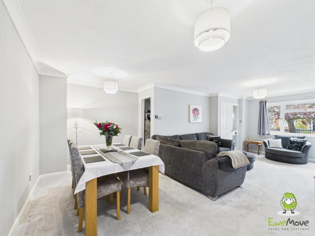 EweMove Estate Agents Basingstoke - Lea Close - Lo