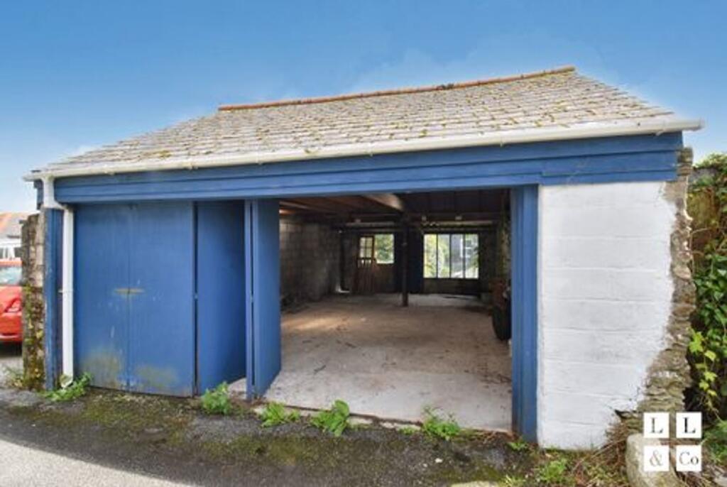 Un-used Garage / store