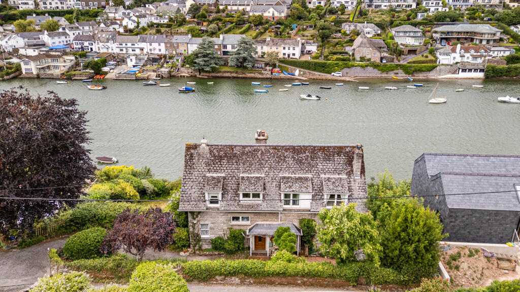 A06 - Greystones, Noss Mayo - 250623