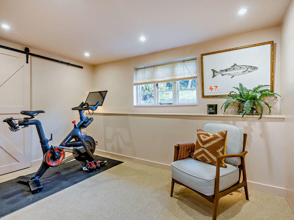 8664754-interior2...