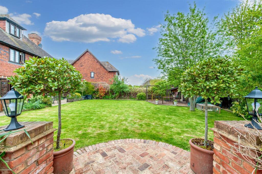 Rear garden..jpg