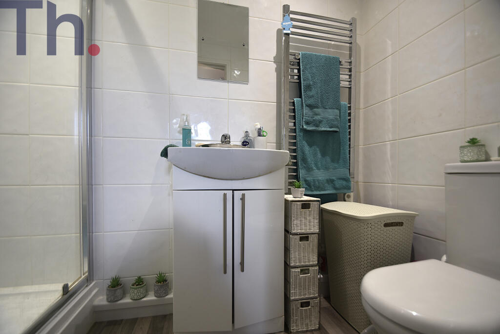 Bungalow 2 Shower Room