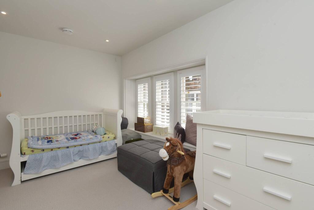 MFL9237240_872.jpg