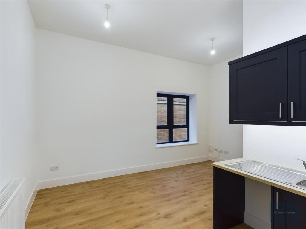 CAM03907G0-PR0052-ST