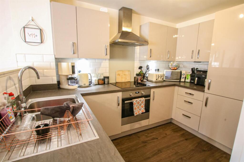 OPEN PLAN LIVING/ DINING/ KITCHEN