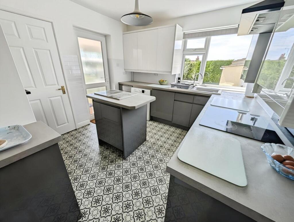 bb0953aa-kitchen.jpg