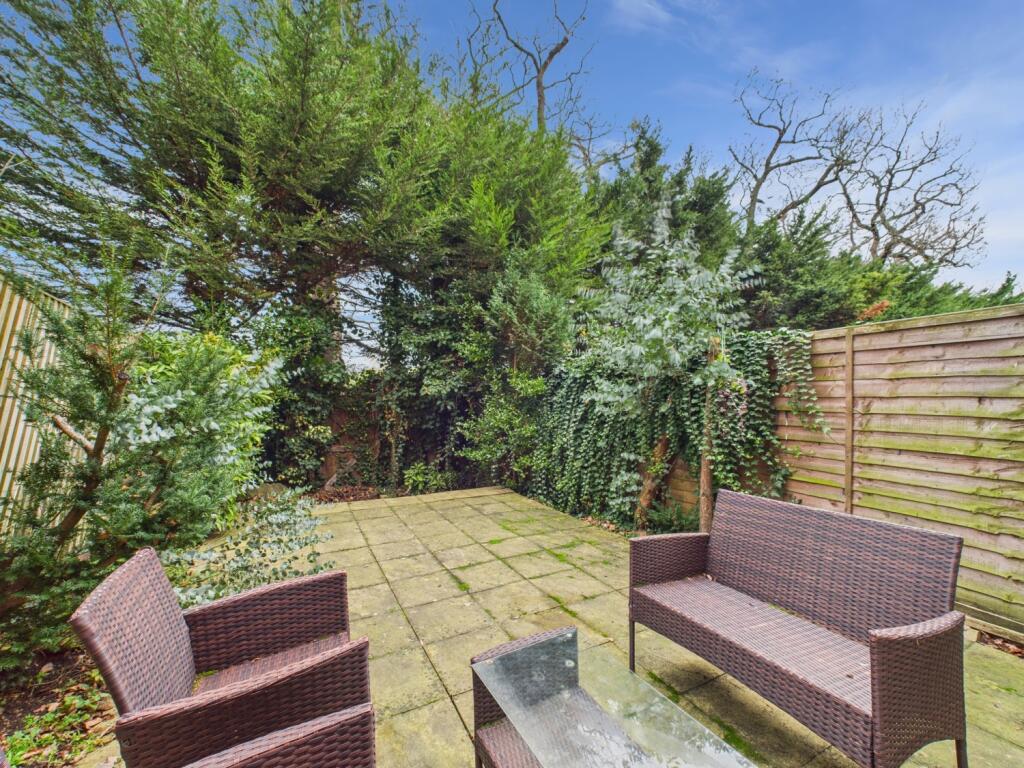 CAM03750G0-PR0081-STILL017