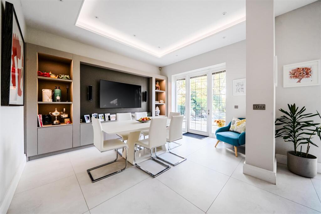 Kitchen / Breakfast Room