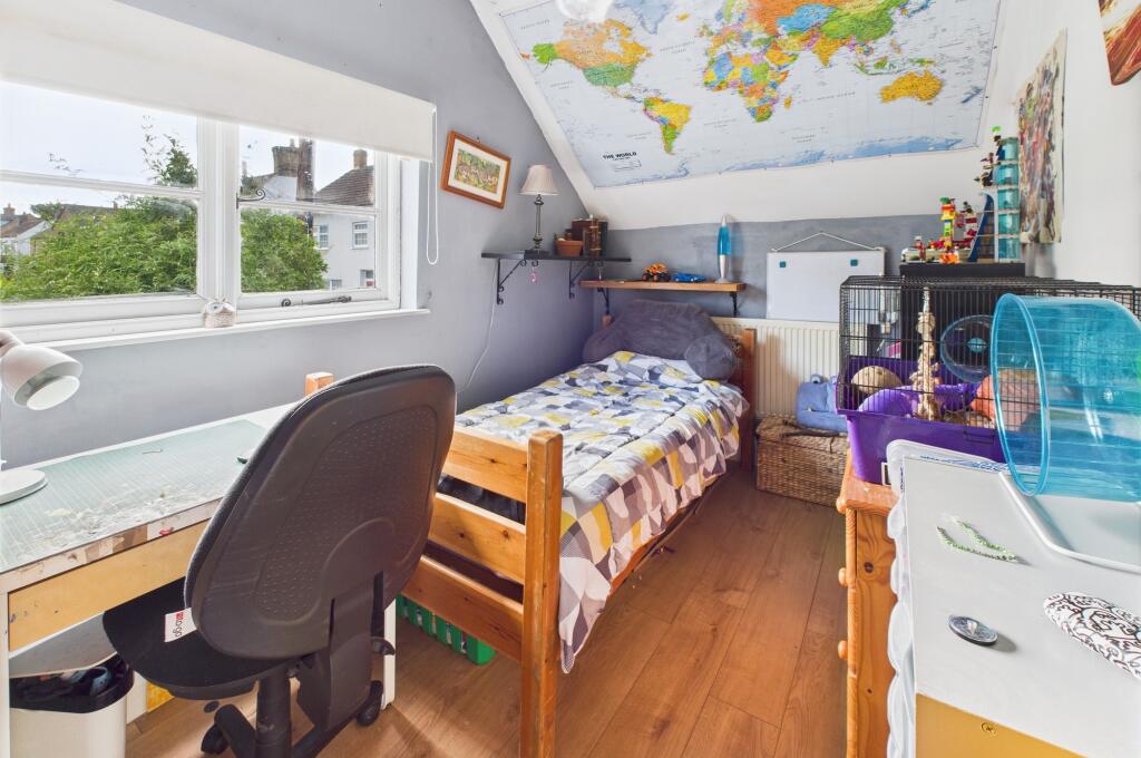 CAM02519G0-PR0311-STILL036