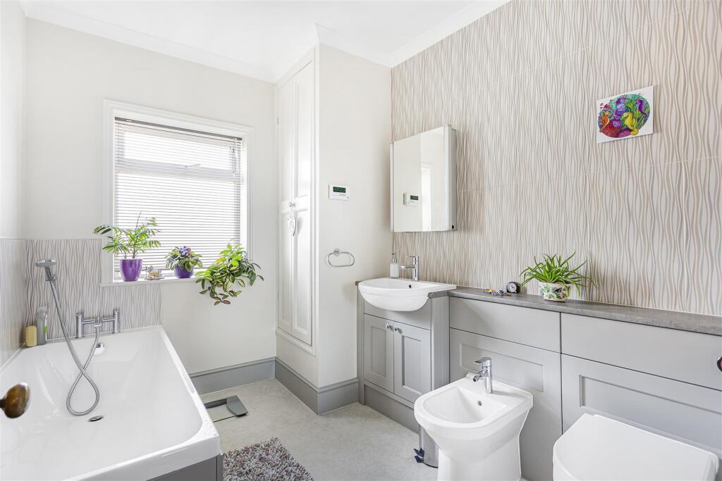 Bathroom  Stanwell Road - Copy.JPG