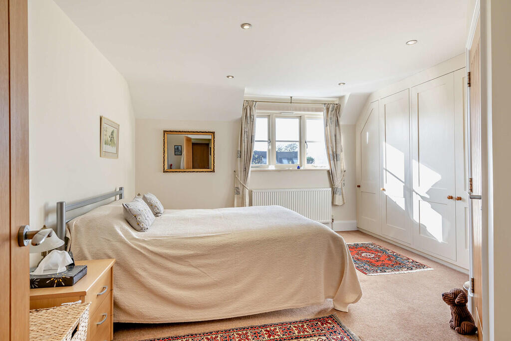 8671381-interior0...