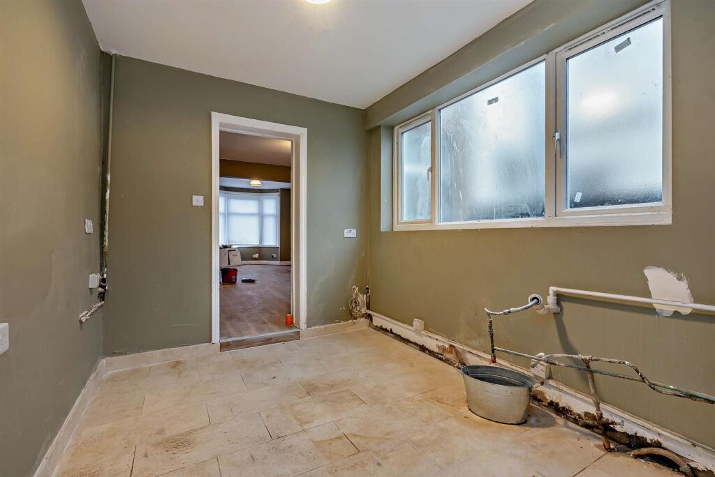 8673587-interior04-800.jpg
