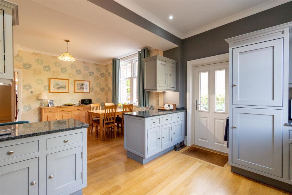 Dining Kitchen Aspect 6.jpg