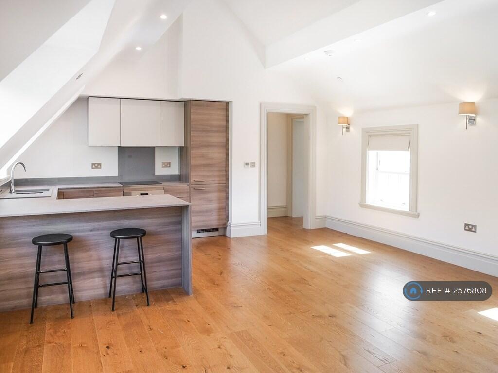 Kitchen/Living Area