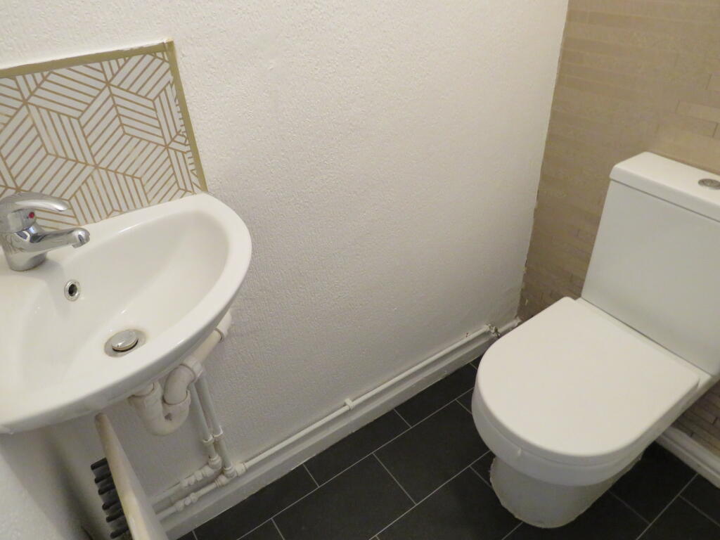 Cloakroom/wc