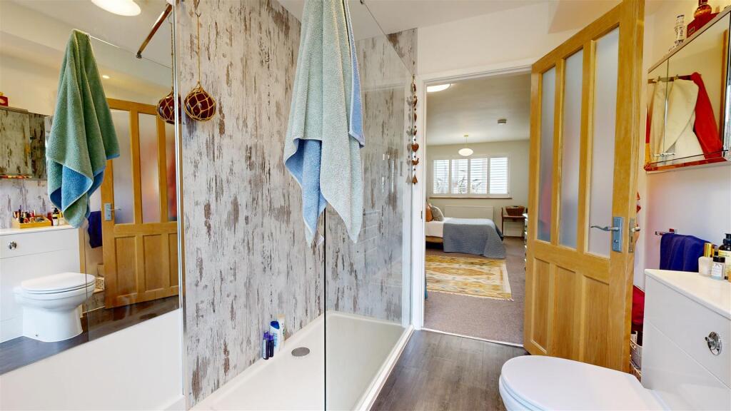 Bedroom Ensuite.jpg
