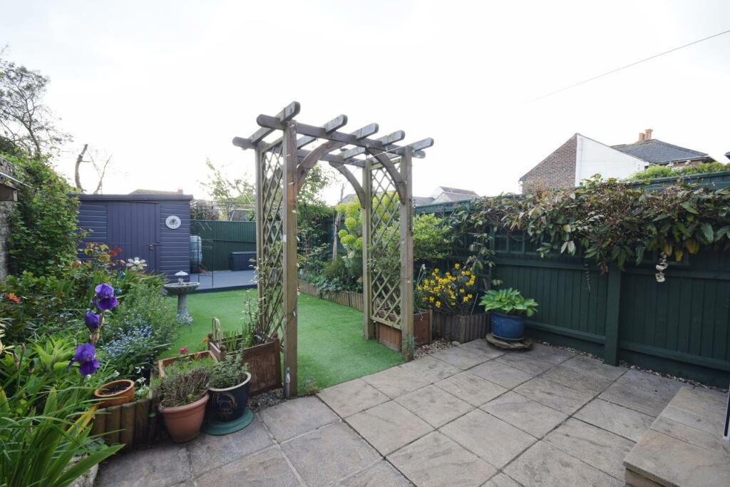 Garden  rear.JPG
