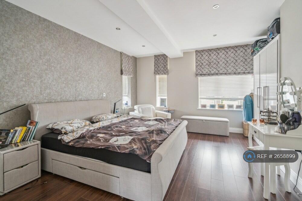 Main Bedroom With Ensuite