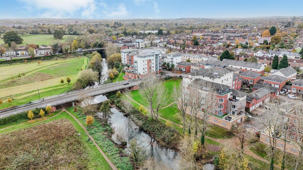 tlc_a0807a0f-3bb5-4a02-8bed-85b6eef08805_49c9209.j