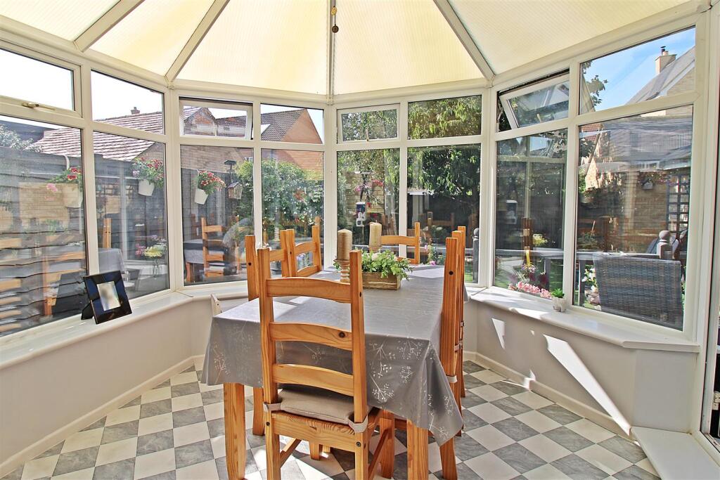Conservatory / Dining Room
